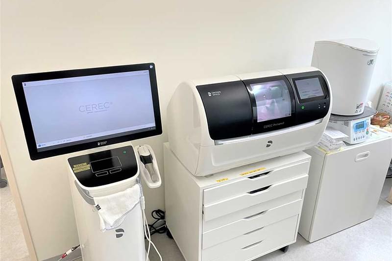 CEREC(セレック)という機器を導入しました。